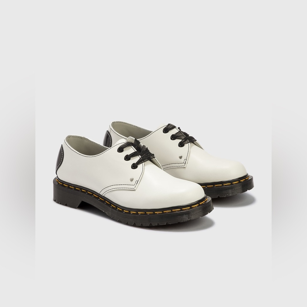 1461 Heart White Smooth Patent Oxford Shoes - Picture 7 of 8